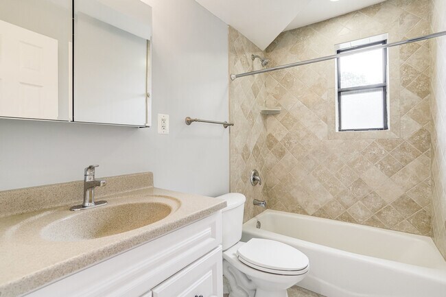 Photo - 3515 Washington Blvd Unit #210