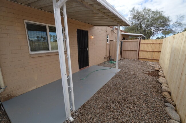 Photo - 2611 E Fort Lowell Rd