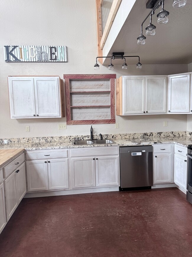 Photo - 211 Fish Hatchery Rd