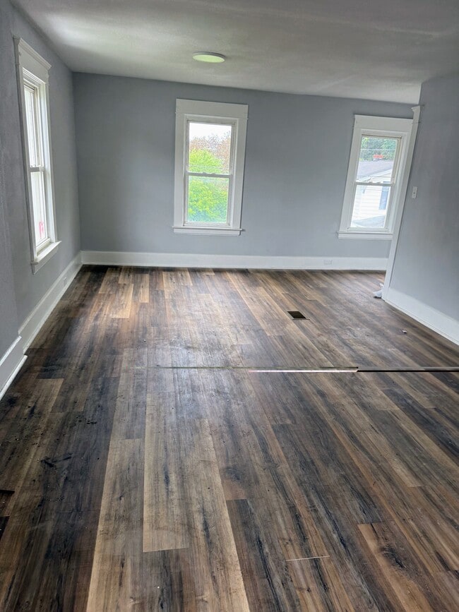 261 Park Pl Unit up