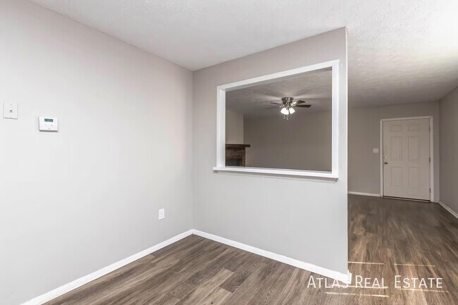 Photo - 125 N Bluff Rd