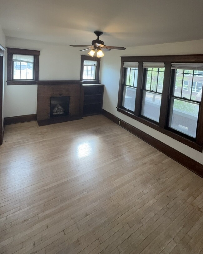 Photo - Huge 5 Bed 2 Bath home near UWEC with big bedrooms!