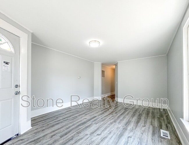 Photo - 7581 Wabash Ave