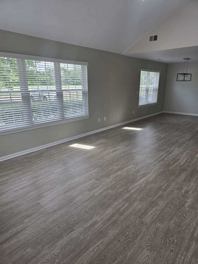 Photo - 3 BEDROOM 3 BATHROOM CONDO IN BELLEVILLE A...