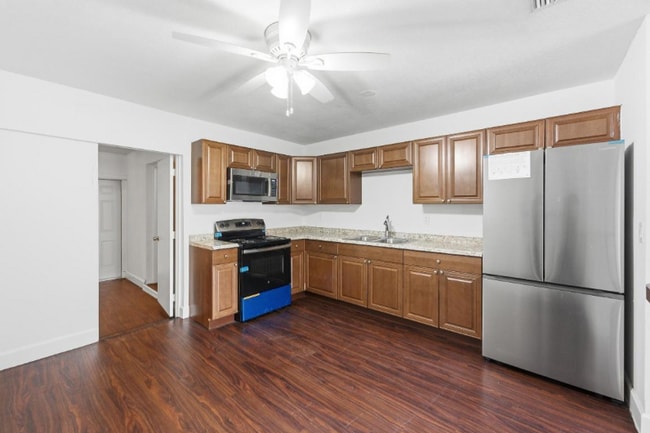 Photo - 1008 W Powhatan Ave