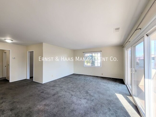 Photo - 21 Alamitos Ave Unidad #04