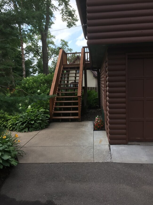 Photo - 1025 Summit Ave Unit Carriage House