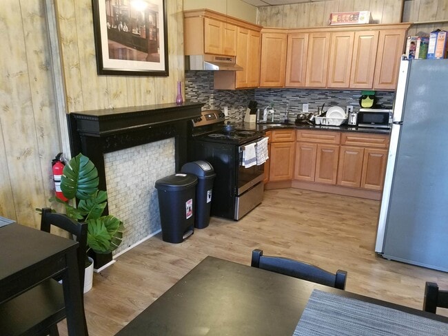 Photo - 1225 W Allegheny Ave Unidad 2M