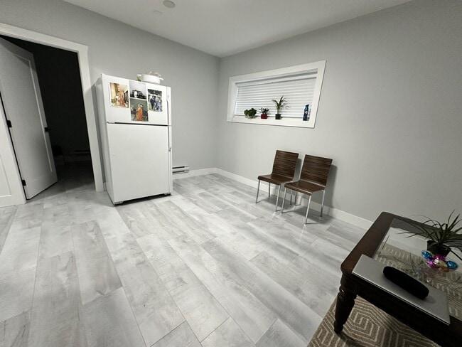 Photo - 2047 Majestic Crescent