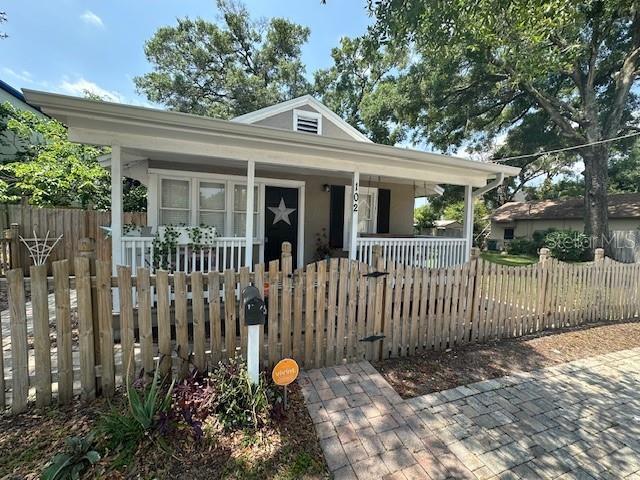 Photo - 102 W Elm St