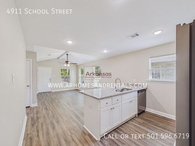 Photo - 4911 School St