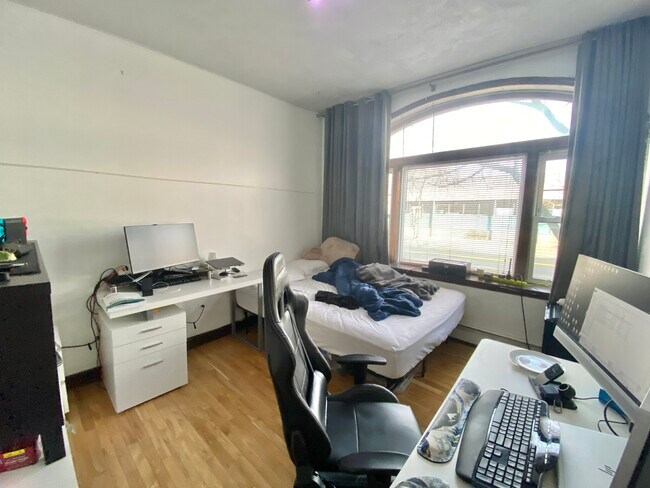 Photo - 526 Harvard St Unit 1