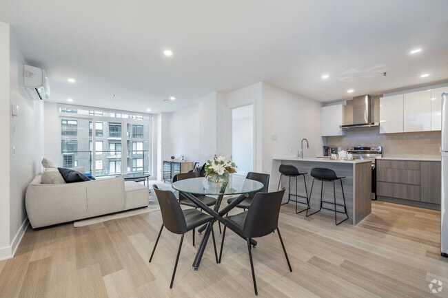 Interior Photo - H1 Harmonie - 550 & 560 Delmar