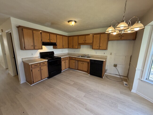 Photo - 304 Clearlake Ct