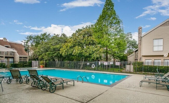 Photo - 2100 Tanglewilde St Unit 402