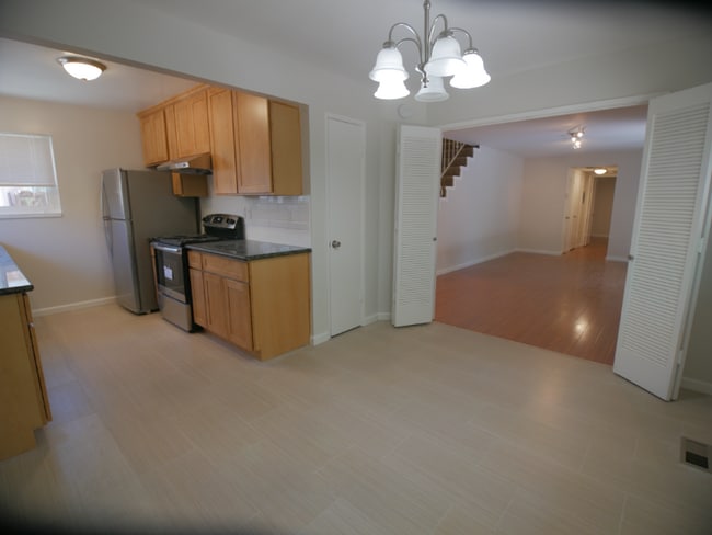 Photo - 1285 Manchester Dr Unit 2