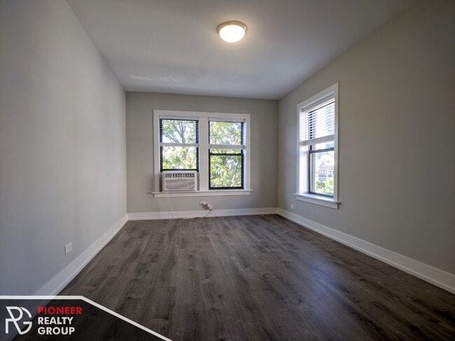 Building Photo - 709 W Brompton Ave Unit 707-33