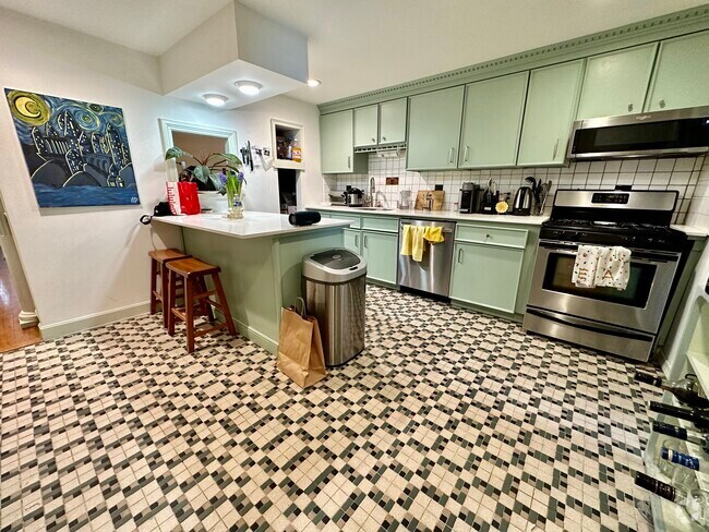 Building Photo - 10 Fulkerson St Unit 1 Rental