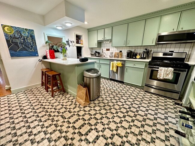 Building Photo - 10 Fulkerson St Unit 1 Rental