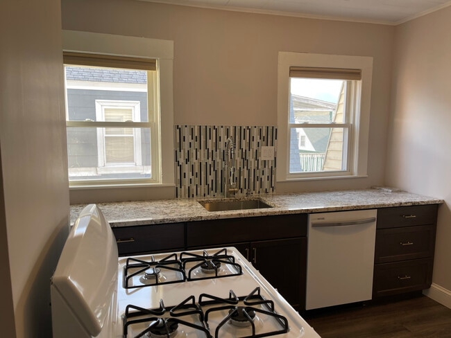 Building Photo - 34 Irma Ave Unit 3 Rental