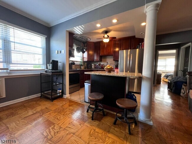 Photo - 100 Luttgen Pl Unit B3