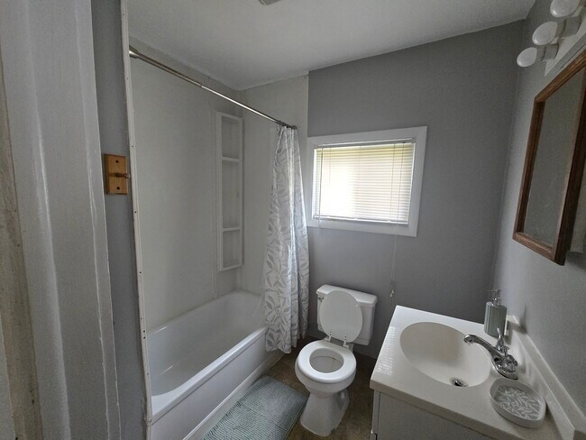 Photo - 22 Frank St Unit 1