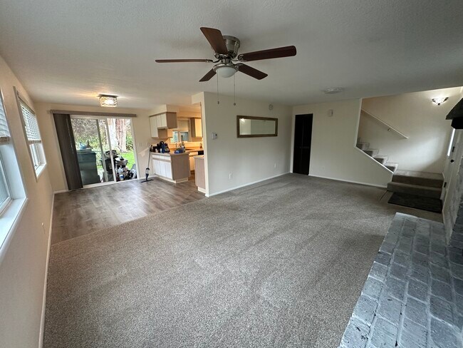 335 SW 1st St Unit 4