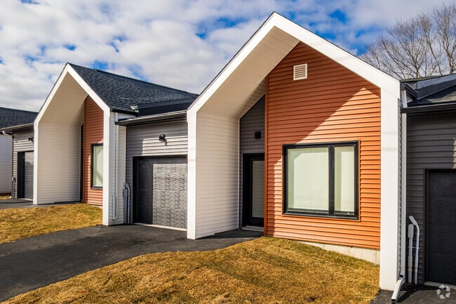 Unit Entrance - Oakmount Dr