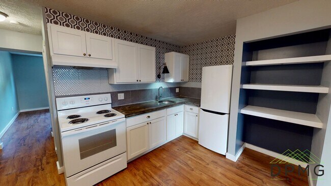 Photo - 326 E Hillsdale St Unit 2