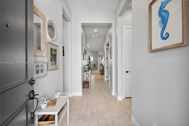 Photo - 9734 SW Meridian Wy