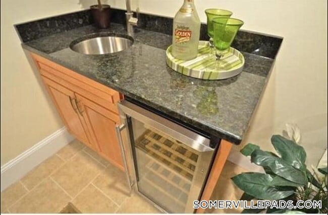 201 College Ave Unit 1