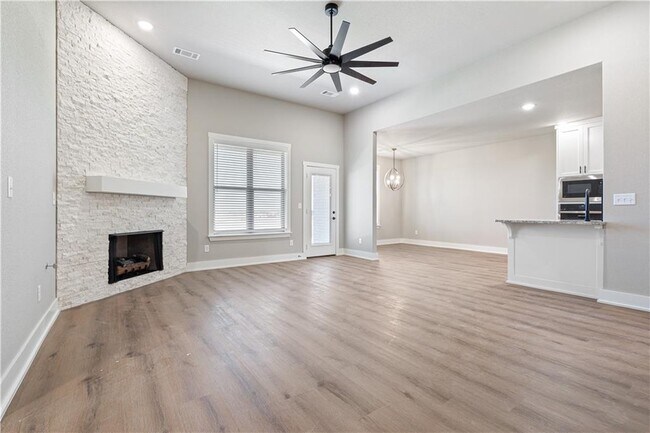 Photo - 7006 Orange Ave