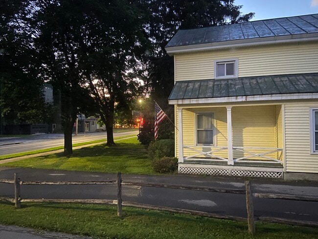 Building Photo - 50 Utica St