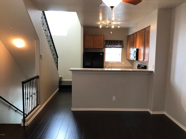 Photo - 165 W Laurel Ct