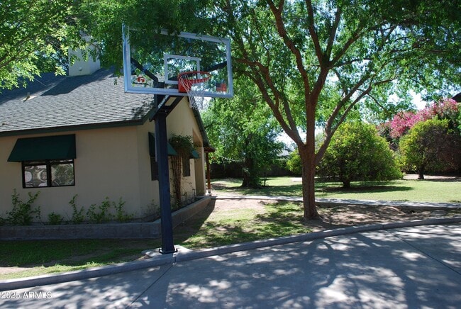 Photo - 1420 E Branham Ln