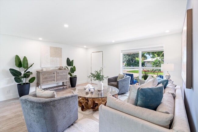 Photo - 100 NW 18th St