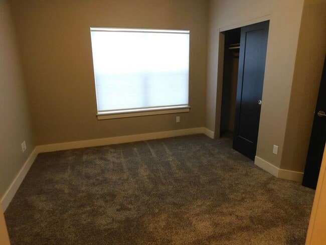 Photo - Spacious 5-Bedroom Home with Luxury Features & Prime Location!