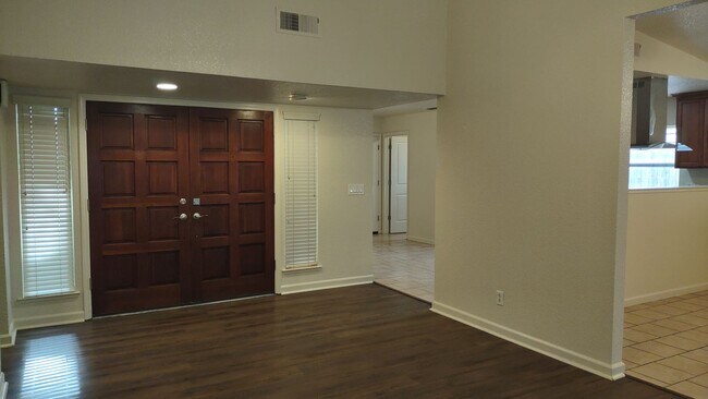 Photo - 8956 Red Leaf Way