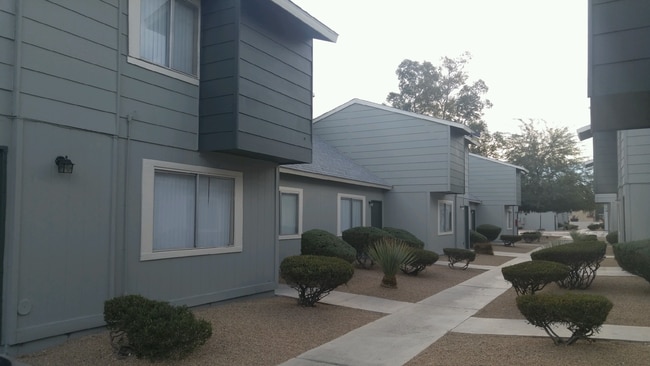 Building Photo - Green Tree Apartments