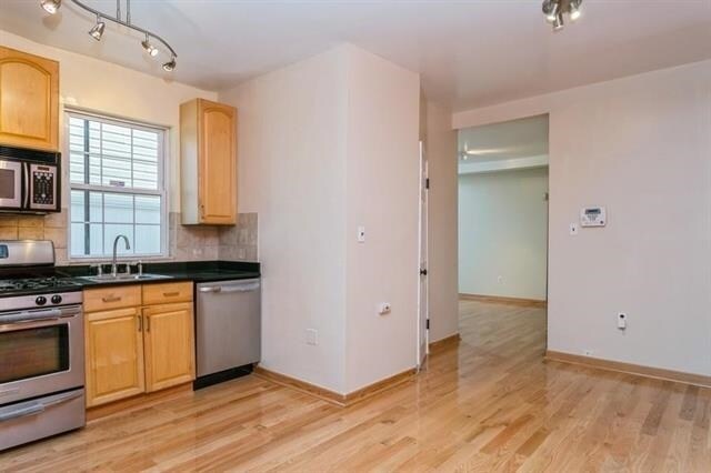 Photo - 320 6th St Unit 1