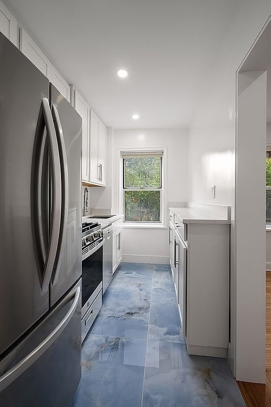 Photo - 5430 Netherland Ave