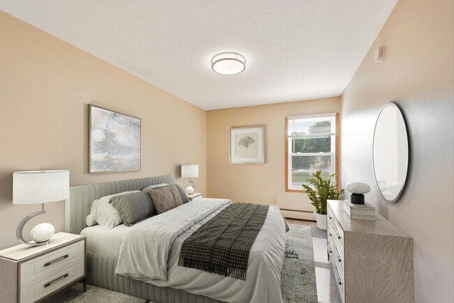 Photo - Shamrock Court Apartments