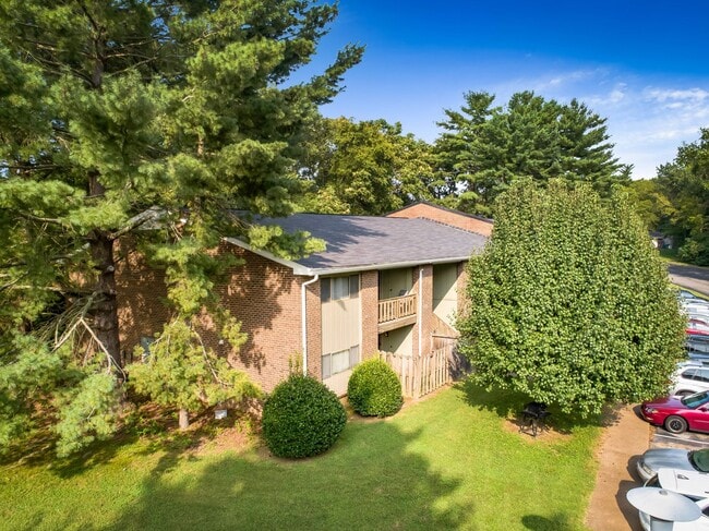 Building Photo - Charming 2 Bedroom, 1 Bath Apartment – Minutes from Nashville Unit 226C