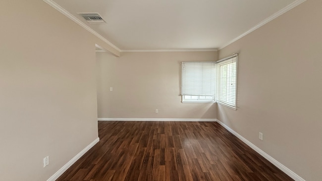 Photo - 4112 W Victory Blvd Unit 4112