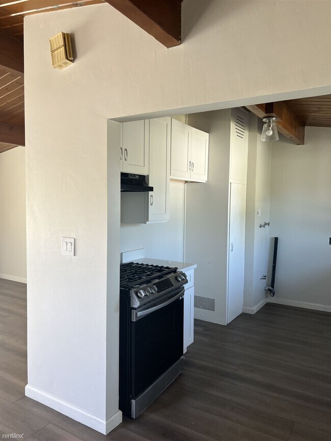 Photo - 2 br, 1 bath 4plex - 622 Pine Avenue 624