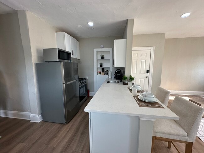 Photo - 1847 E 87th St Unit 401