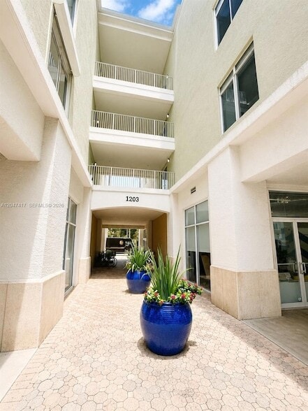 Building Photo - 1203 Town Center Dr Unit 314