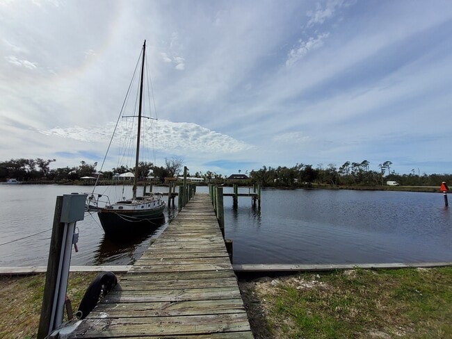 Photo - 7402 Hwy 2302