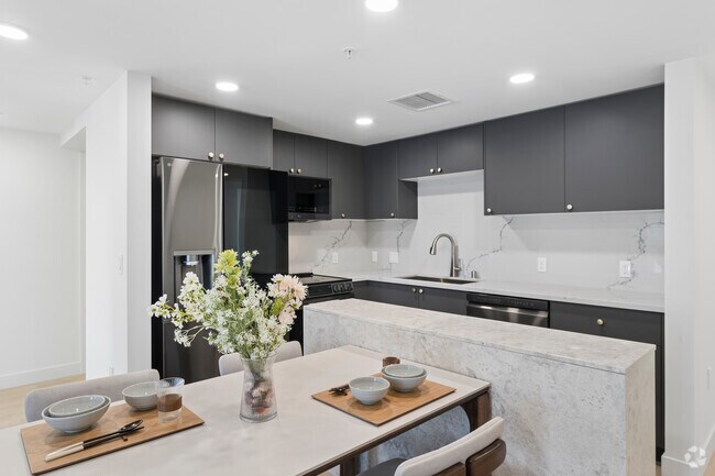 2BR, 2BA - 1,150SF Kitchen/Diming Room