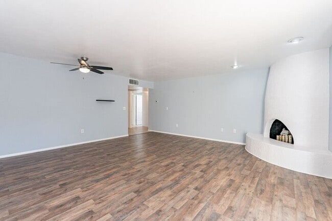 Photo - Pending/ Rented - 2-Car Garage & Fenced Yard! 2-Bed, 2-Bath Home in East Tucson